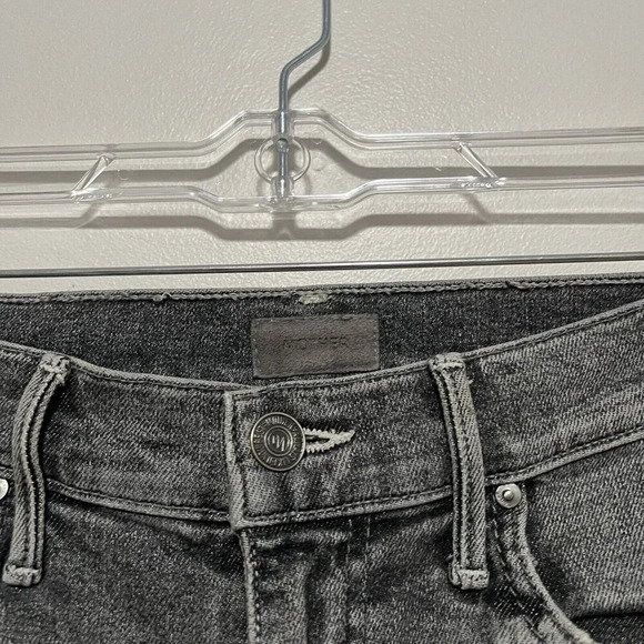Mother The Swooner Ankle Chew Distressed Jeans in Gray Scene of the Crime 25 - Picture 4 of 11